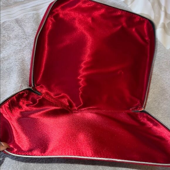 Vibrant Red Cometic Bag Trio - Picture 5 of 16